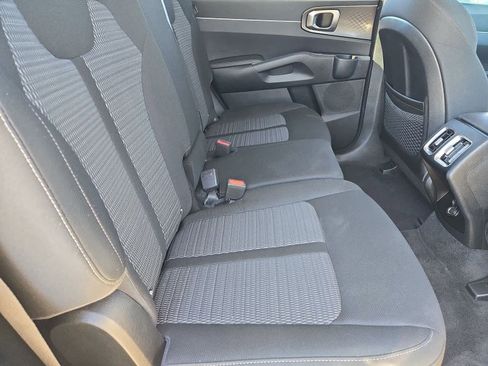 Certified 2025 Kia Sorento LX image 19