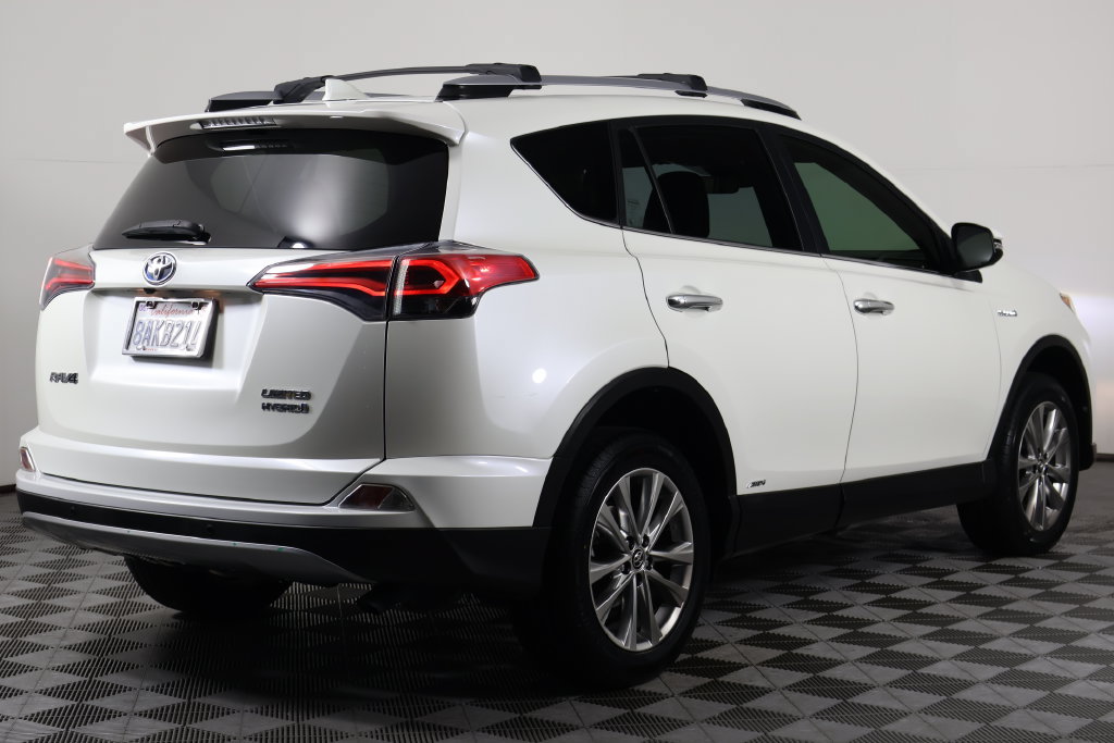 Used 2018 Toyota RAV4 Limited w/ Preferred Accessory Package AWD/4WD image 4