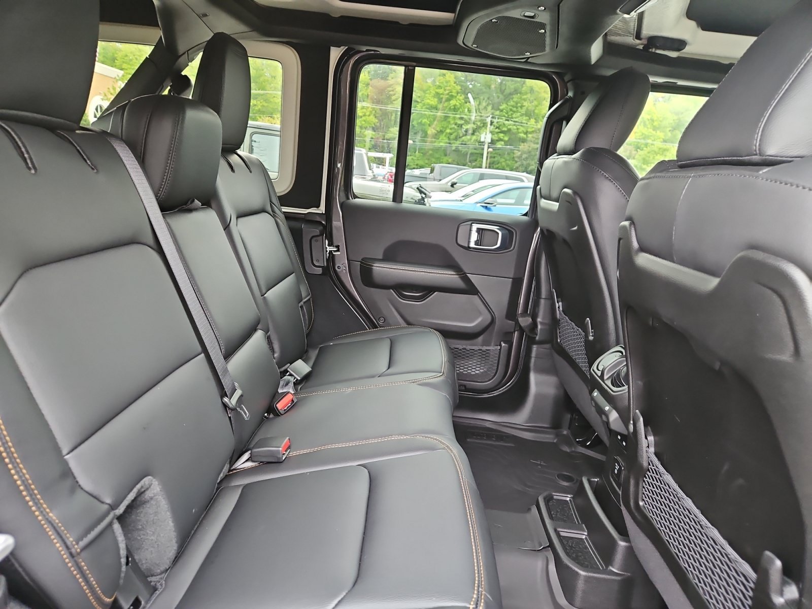 New 2027 Jeep Wrangler Unlimited Sahara AWD/4WD image 17