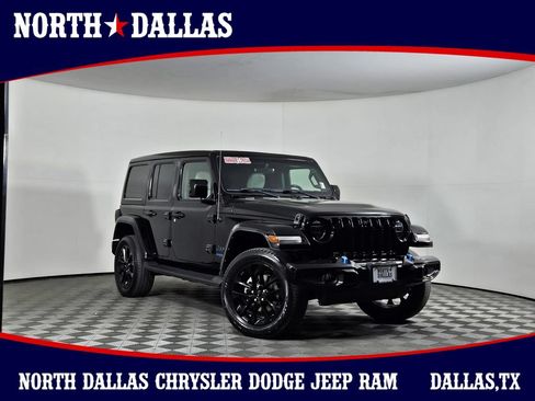 Used 2021 Jeep Wrangler Unlimited Sahara AWD/4WD image 1