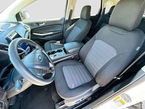 Used 2024 Ford Edge SE w/ Black Appearance Package image 19
