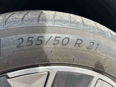 Used 2024 BMW iX xDrive50 w/ Premium Package image 10