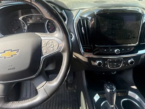 Used 2019 Chevrolet Traverse LT FWD image 13