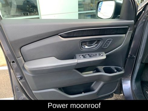 Used 2025 Honda Pilot Elite image 11