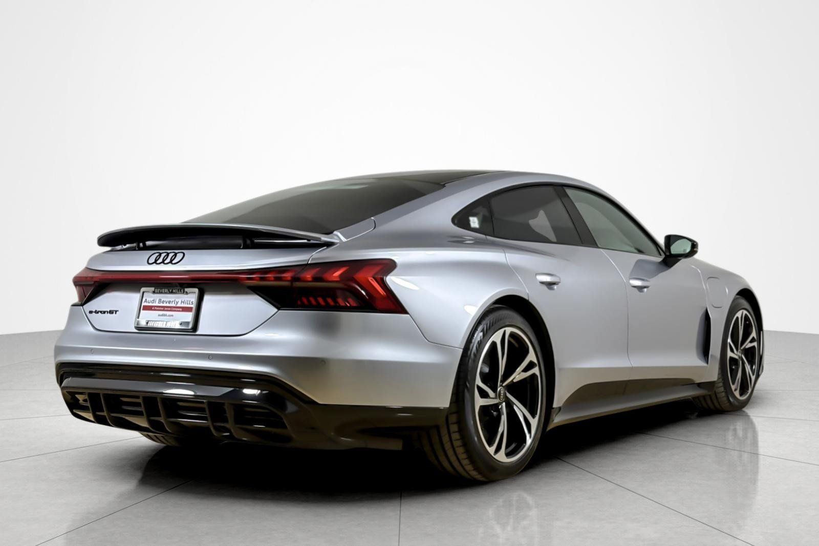 Used 2024 Audi e-tron GT Premium Plus AWD/4WD image 5