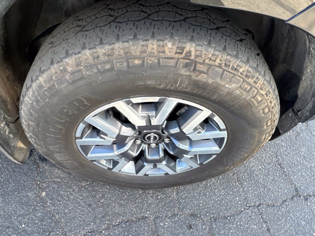 Used 2023 Nissan Frontier SV w/ Technology Package RWD image 7
