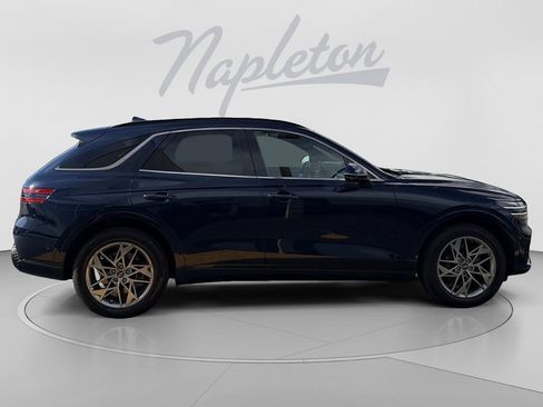 Used 2022 Genesis GV70 3.5T Sport w/ Sport Advanced Package AWD/4WD image 9