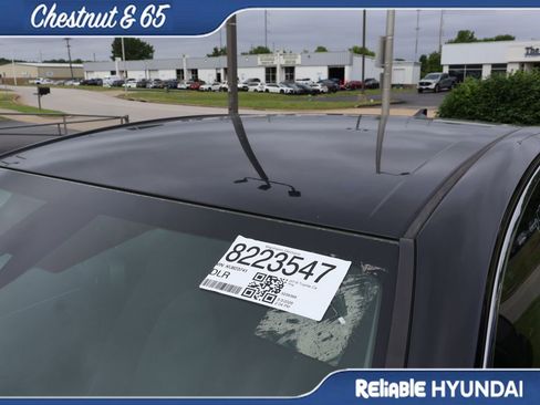 Used 2019 Toyota Camry LE w/ Convenience Package FWD image 14