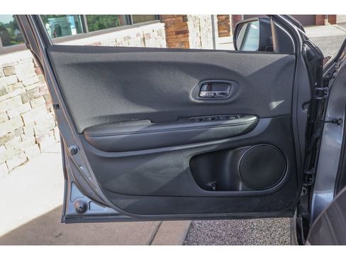 Used 2019 Honda HR-V Sport image 9