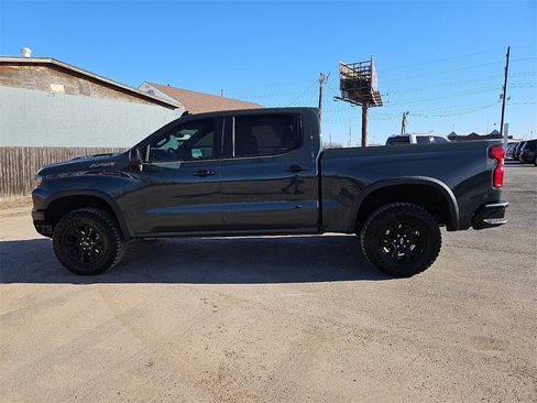Used 2025 Chevrolet Silverado 1500 ZR2 w/ Technology Package image 3