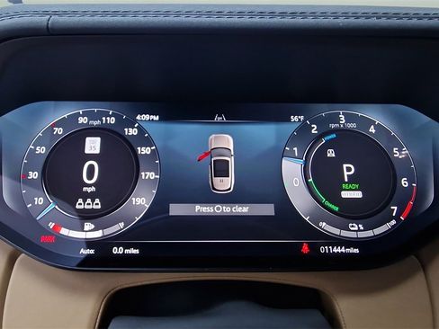 Used 2025 Land Rover Range Rover SE image 14