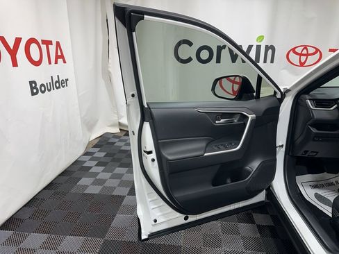 Used 2025 Toyota RAV4 SE image 19