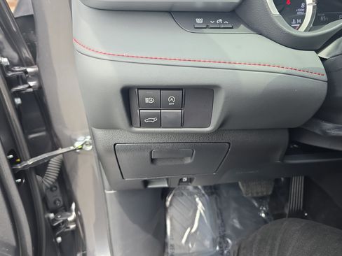 Used 2024 Toyota Highlander XSE FWD image 28