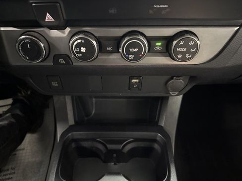 Used 2019 Toyota Tacoma SR image 27