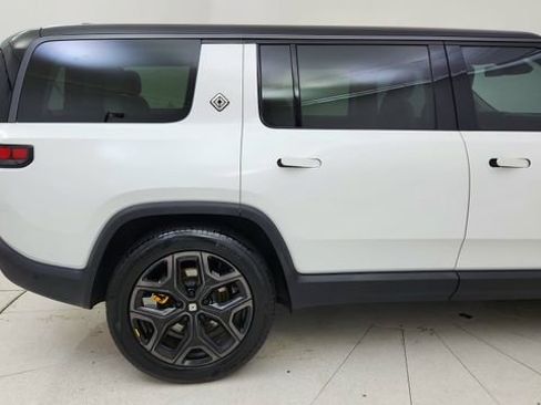 Used 2025 Rivian R1S Premium AWD/4WD image 12
