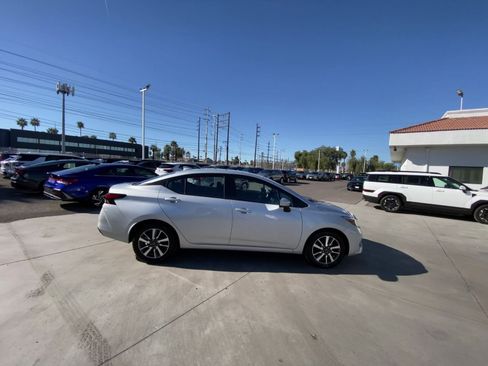 Used 2025 Nissan Versa SV image 16