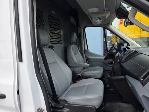Used 2015 Ford Transit 250 148 Medium Roof RWD image 9