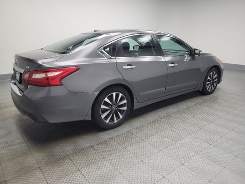 Used 2017 Nissan Altima 2.5 SV w/ Convenience Package image 10