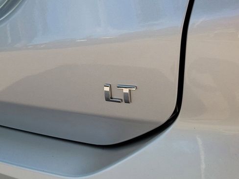 Used 2021 Chevrolet Equinox LT FWD image 25