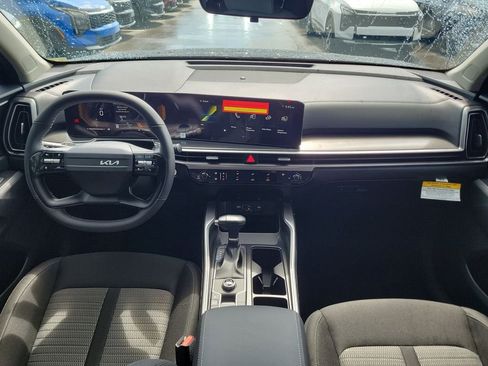 New 2026 Kia Sorento LX FWD image 17