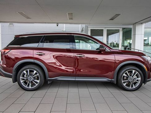 Used 2024 INFINITI QX60 Luxe w/ Cargo Package FWD image 3