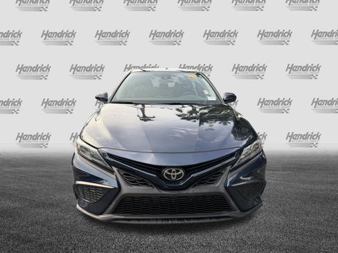 Used 2021 Toyota Camry SE FWD image 3