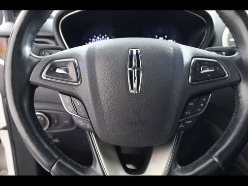 Used 2019 Lincoln MKC Reserve w/ MKC Technology Package FWD image 22