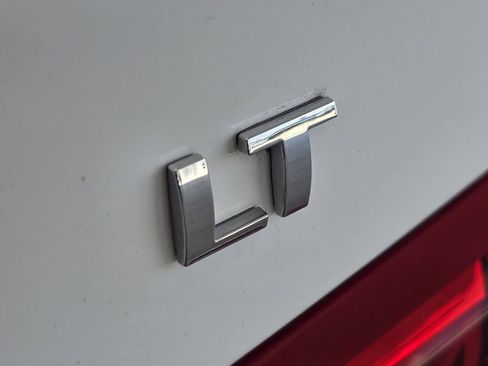 Used 2023 Chevrolet Malibu LT FWD image 9