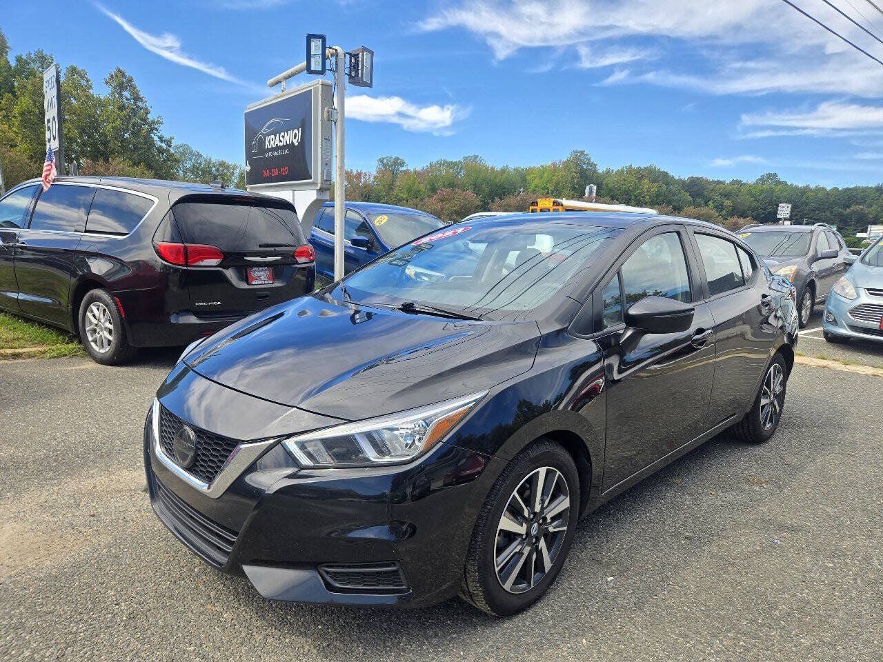Used 2021 Nissan Versa SV FWD image 1