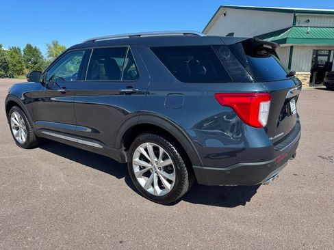 Used 2023 Ford Explorer Platinum w/ Technology Package AWD/4WD image 3