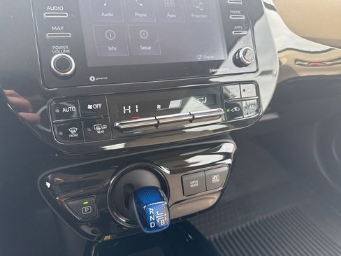 Used 2022 Toyota Prius XLE image 23