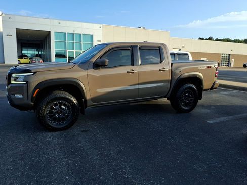 Used 2023 Nissan Frontier PRO-4X w/ Pro-4X Premium Package AWD/4WD image 3