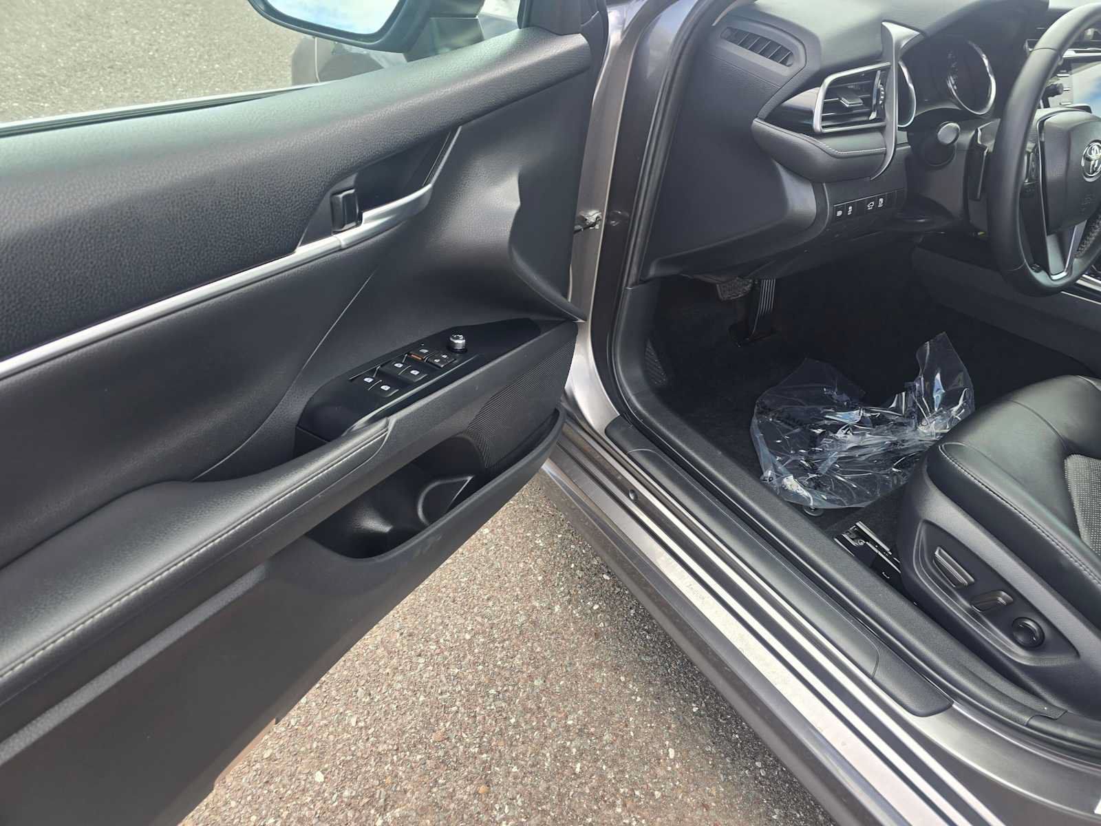 Used 2019 Toyota Camry XSE FWD image 21