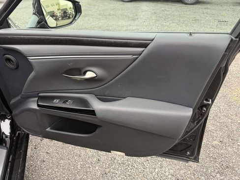 Used 2024 Lexus ES 350 w/ Premium Package FWD image 15