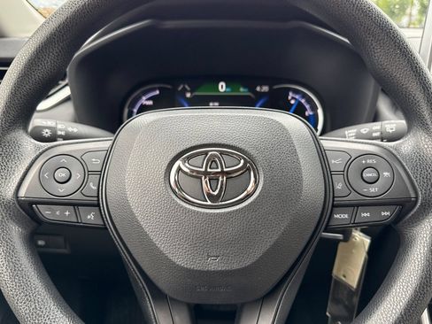 Used 2025 Toyota RAV4 LE AWD/4WD image 24