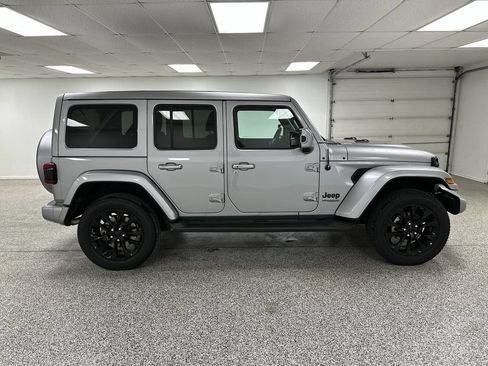 Used 2021 Jeep Wrangler Unlimited Sahara AWD/4WD image 9