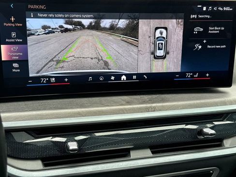 Used 2024 BMW X5 xDrive40i w/ Premium Package image 26