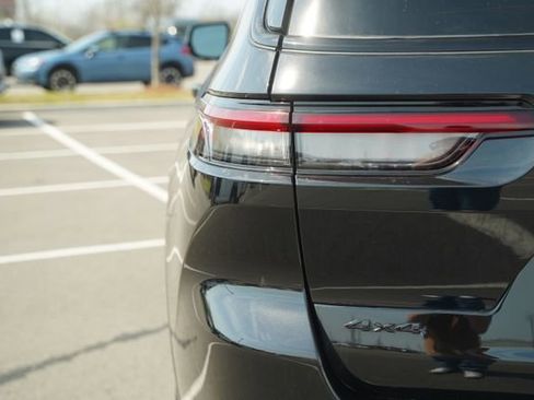 Used 2025 Jeep Grand Cherokee L Altitude image 40