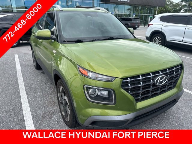 Used 2023 Hyundai Venue SEL w/ Cargo Package FWD image 3