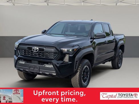Used 2024 Toyota Tacoma TRD Off-Road AWD/4WD image 4