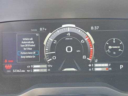 Used 2024 Toyota Tundra Limited AWD/4WD image 23