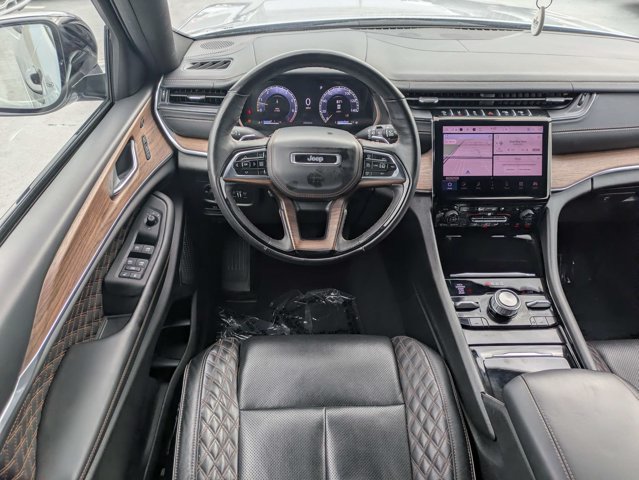 Certified 2025 Jeep Grand Cherokee Summit w/ Obsidian Package AWD/4WD image 17