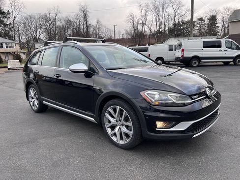 Used 2019 Volkswagen Golf Alltrack SEL image 3