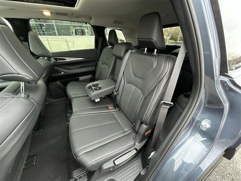 New 2026 INFINITI QX60 Luxe image 13