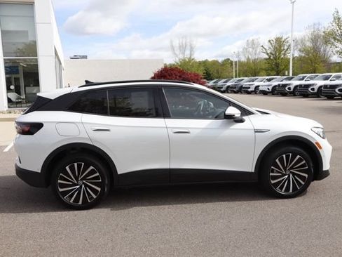 Used 2025 Volkswagen ID.4 Pro AWD/4WD image 2