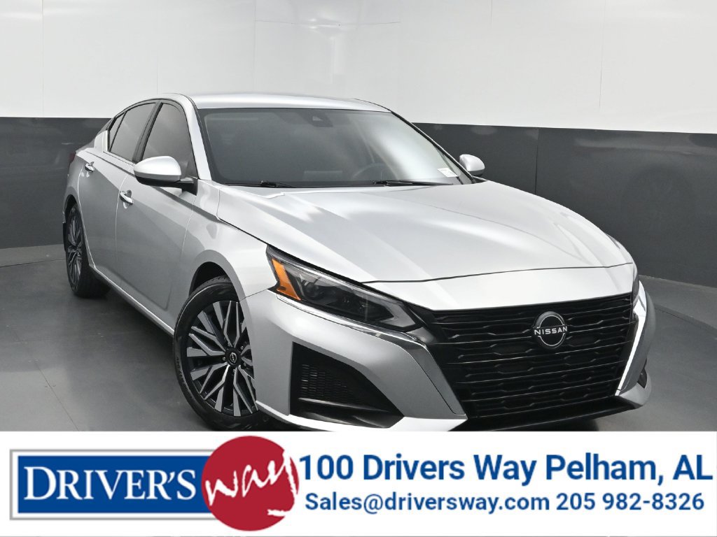 Used 2023 Nissan Altima 2.5 SV FWD image 1