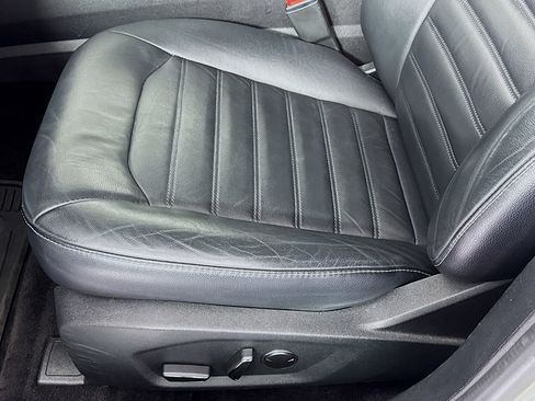 Used 2017 Ford Fusion Energi SE FWD image 18