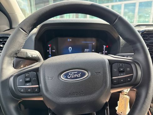 Used 2025 Ford Ranger XLT w/ Equipment Group 301A High AWD/4WD image 18