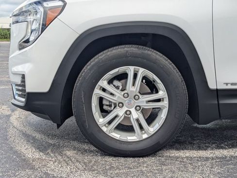 Used 2023 GMC Terrain SLE FWD image 13