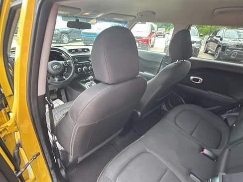 Used 2016 Kia Soul + FWD image 21